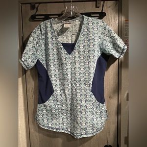 Owl scrub top with stretch sides